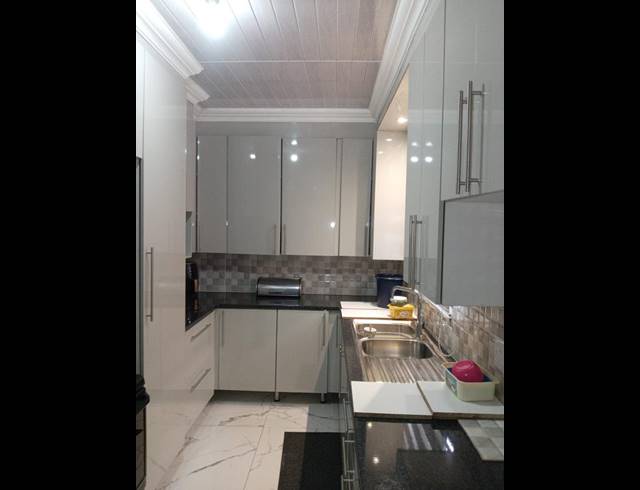 4 BEDROOM HOUSE FOR SALE IN NELLMAPIUS
